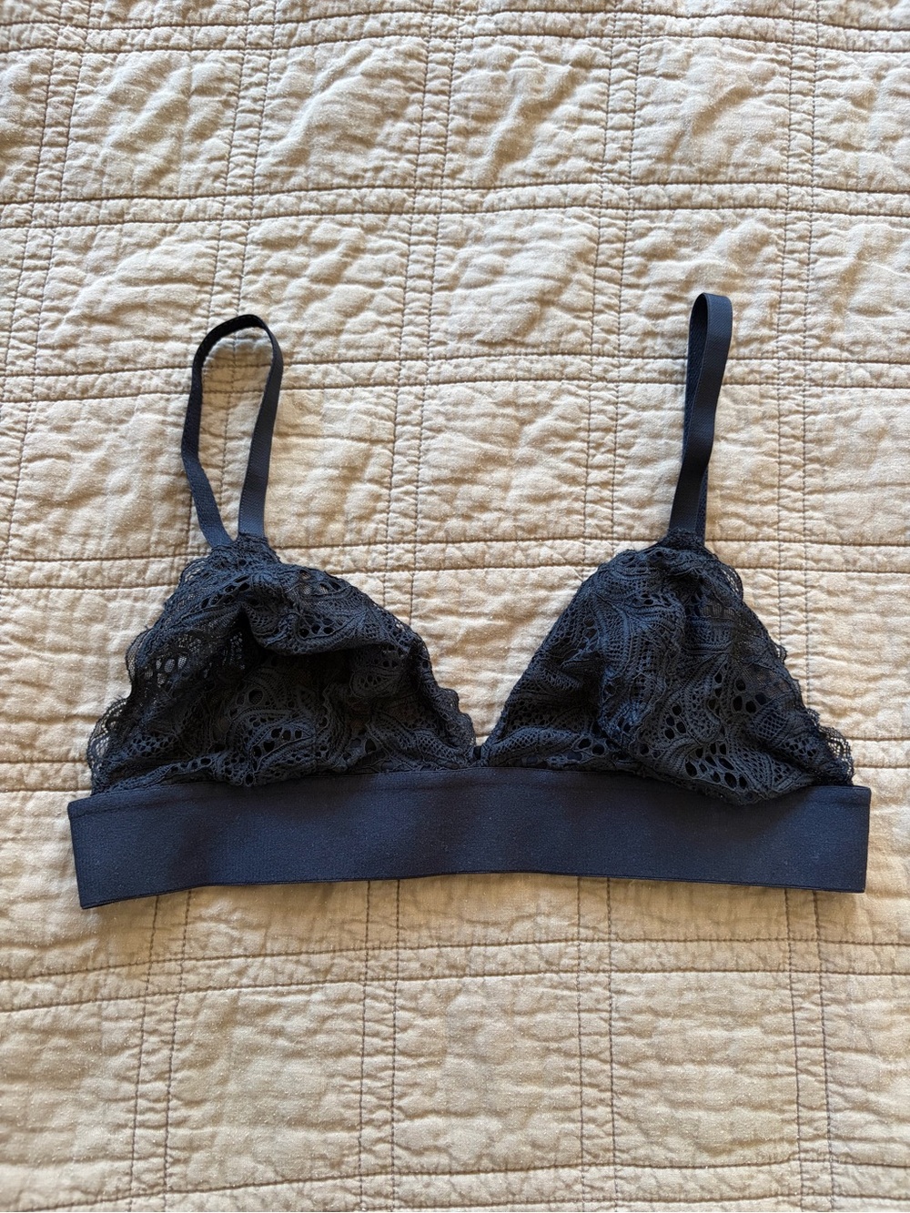 Lively Lace Bralette - Black